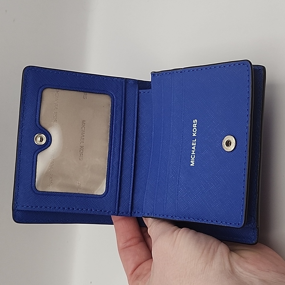 Michael Kors Bifold w/ Coin Zip Pocket Blue Silver Hardware - Picture 8 of 17